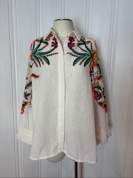 Tops - NWT INTUITION Paris Oversized High-Low Botanical Print Button-Up Shirt - M/L